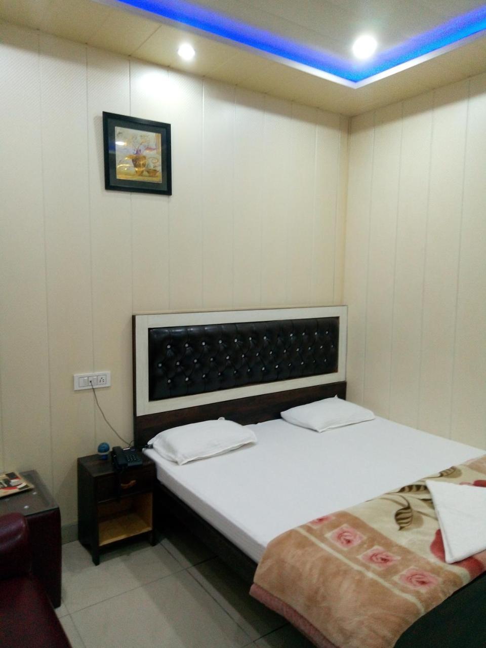 Hotel Sunrise Orai Exterior photo