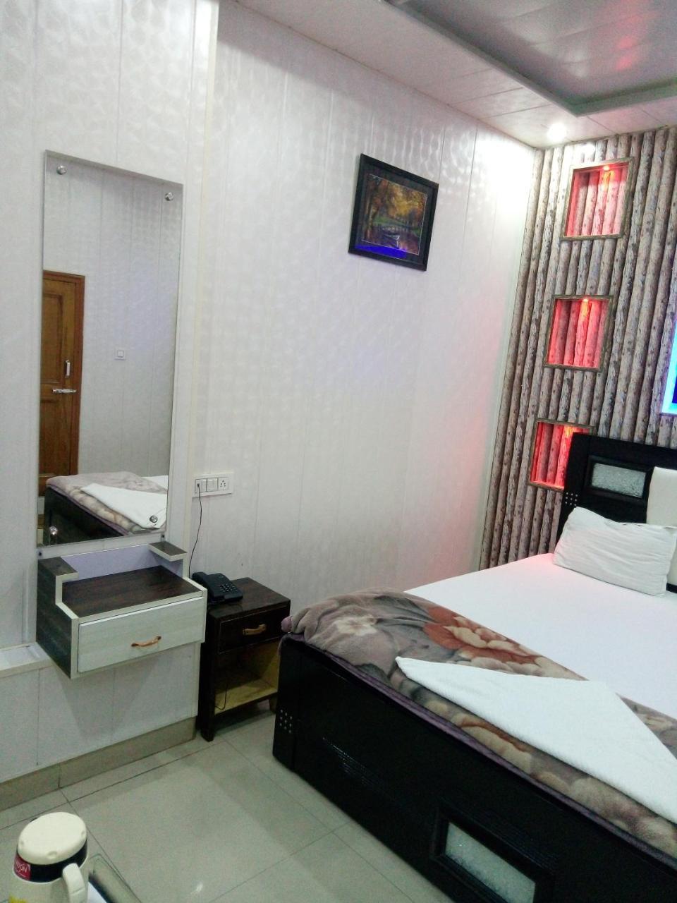 Hotel Sunrise Orai Exterior photo