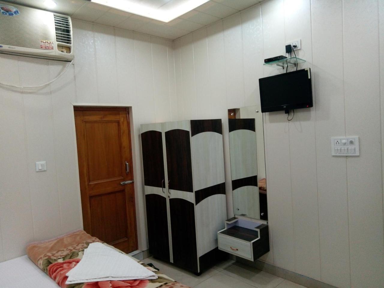 Hotel Sunrise Orai Exterior photo